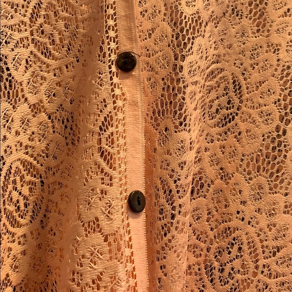 Lace pink top - Picture 2 of 2